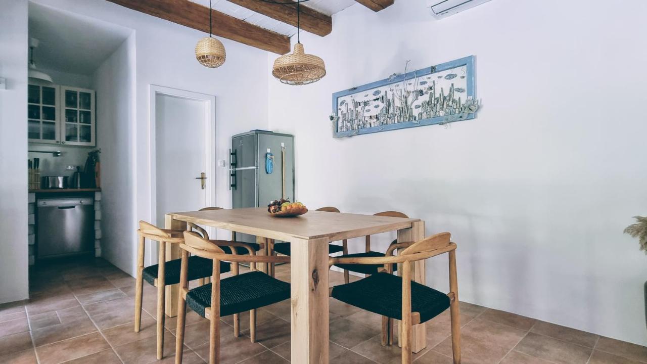 Rector'S Villa - Charming Retreat In Old Town With Jacuzzi In Private Courtyard ราบ ภายนอก รูปภาพ